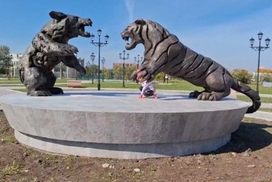 Схватка титанов: скульптура тигра и медведя украсила набережную Комсомольска-на-Амуре Пресс-служба администрации Комсомольска-на-Амуре