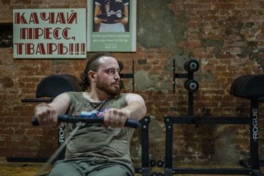Евгений Никитенко на тренировке по CrossFit Алексей Тимиргалеев 